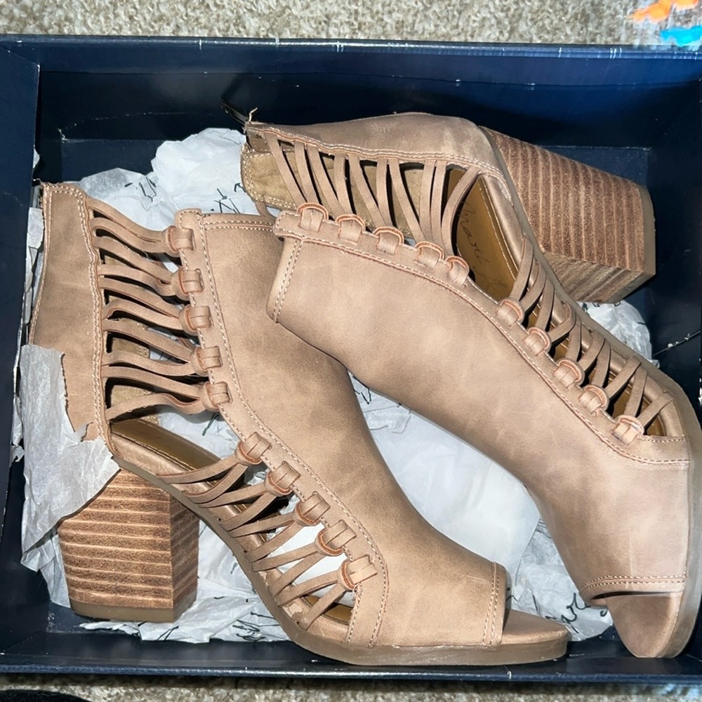 Beige Mari A Heels